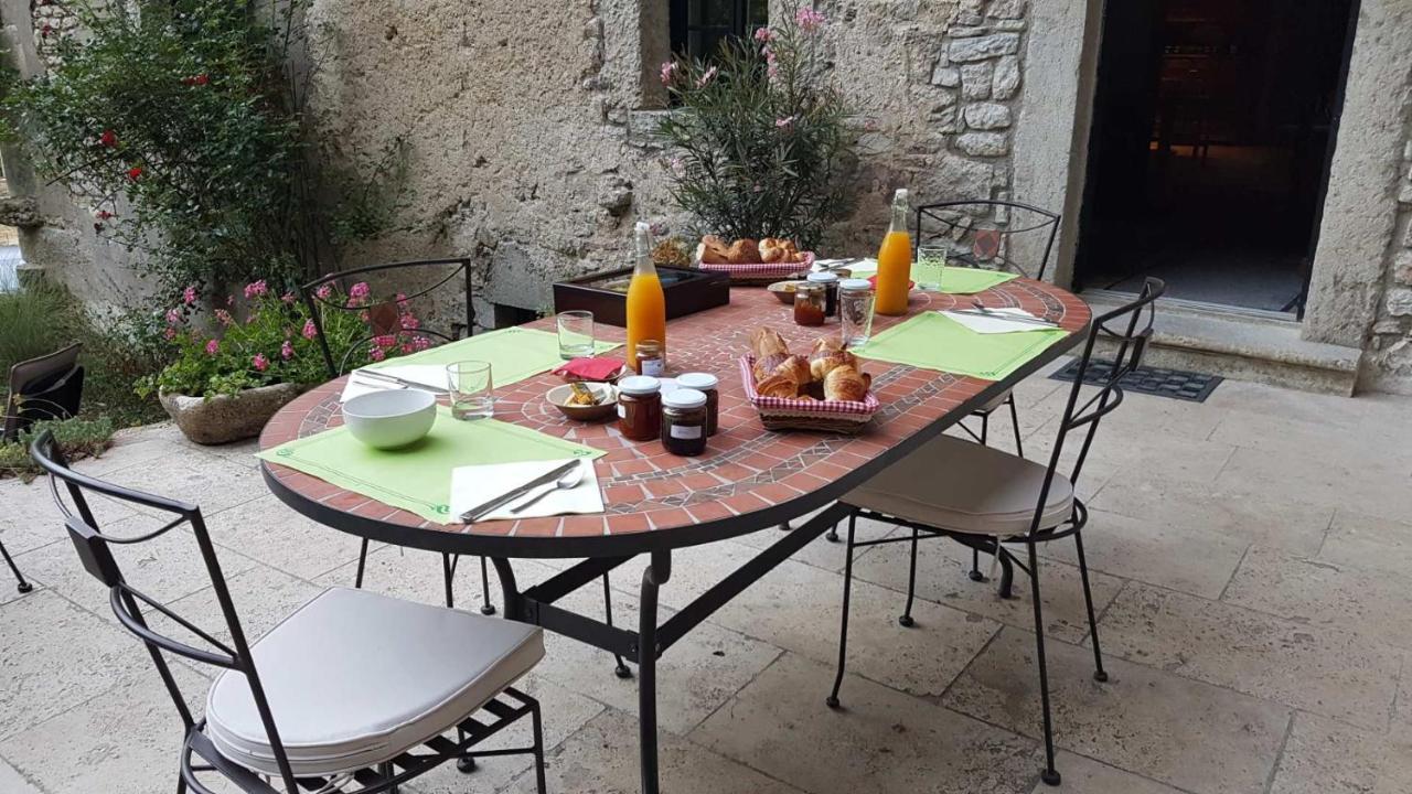Couette-café Les De Liane 2*